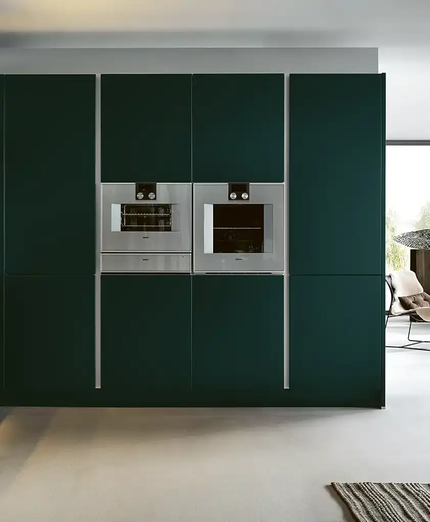 Forma keuken met marmeren werkblad en rookglas
