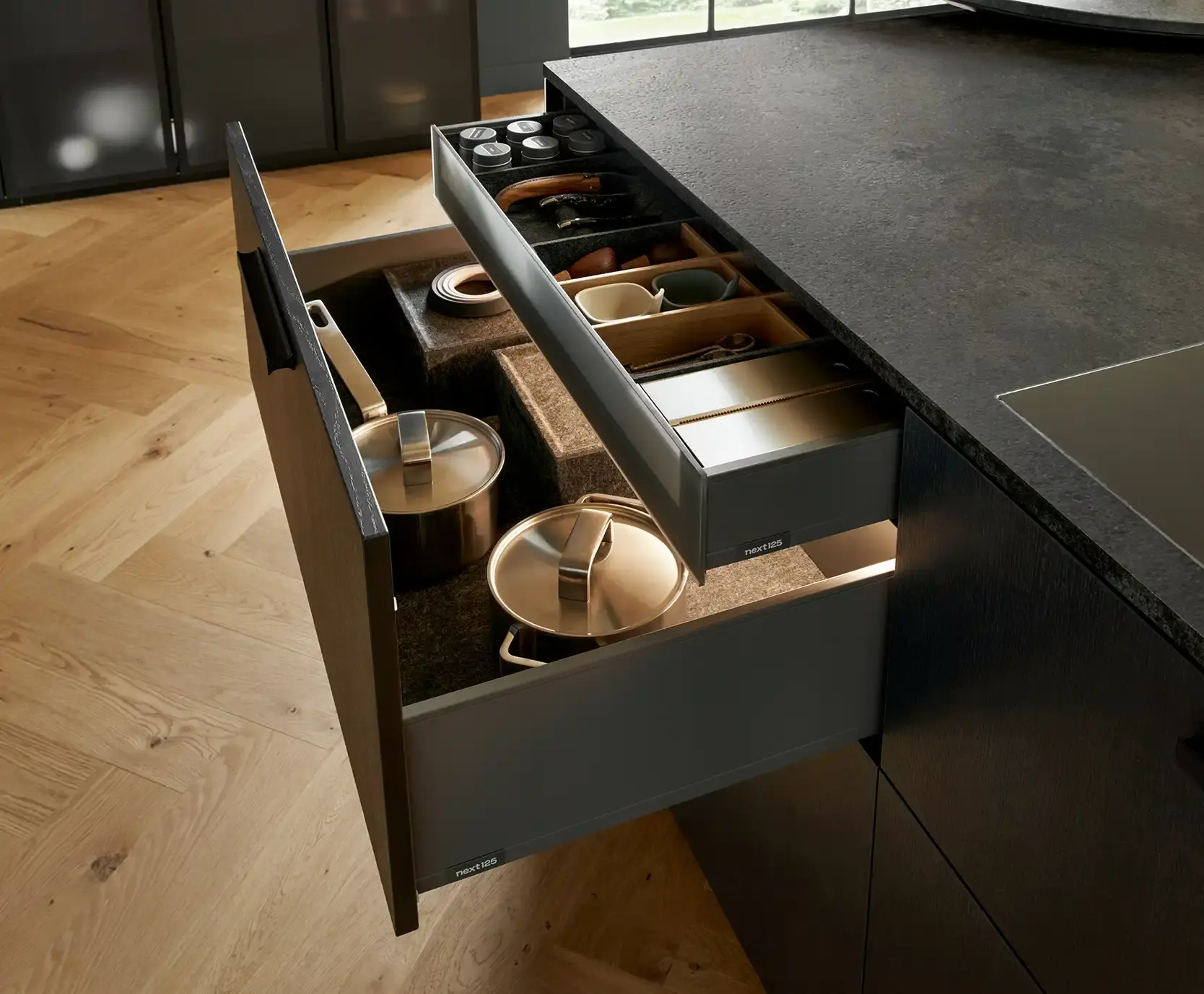Keukenlade met houten indeling