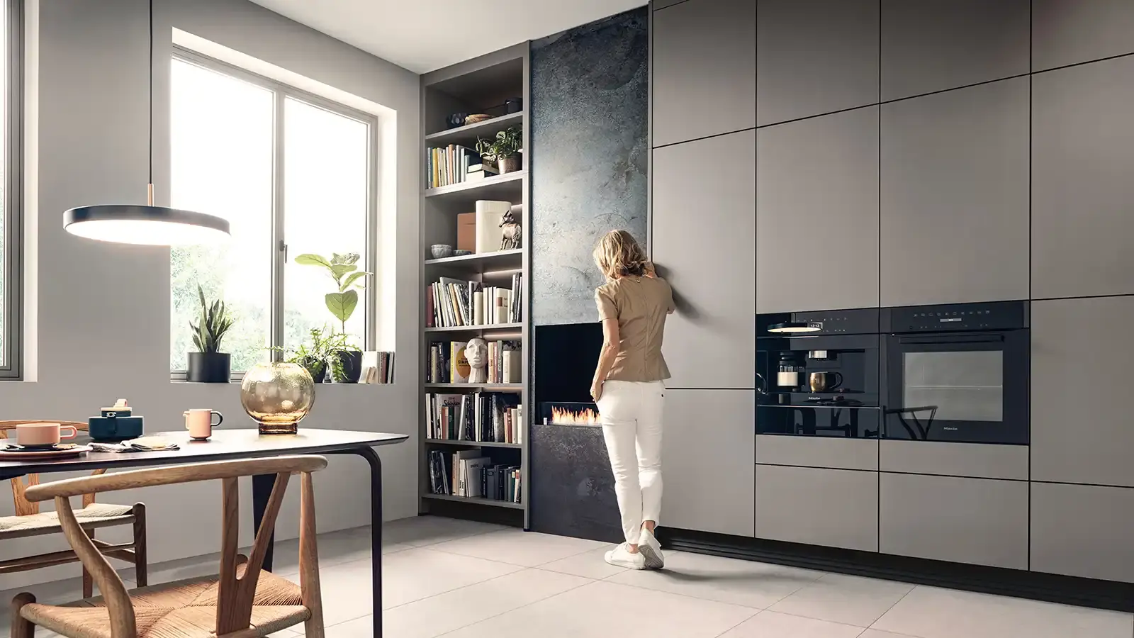next125 keuken met houten fronten en eethoek